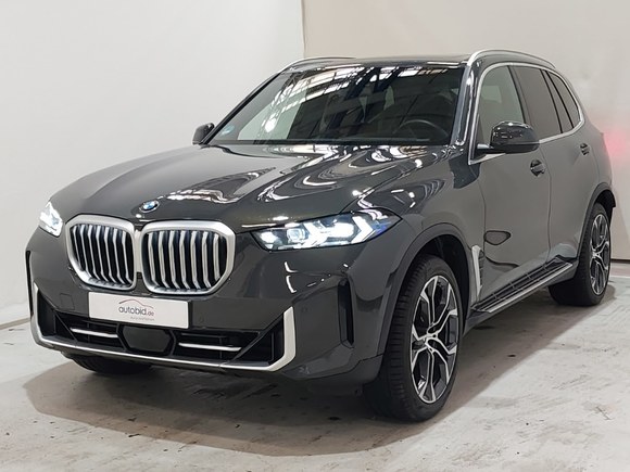 Pogled od napred levo