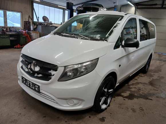 Pogled od napred levo