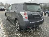 Pogled od pozadi levo