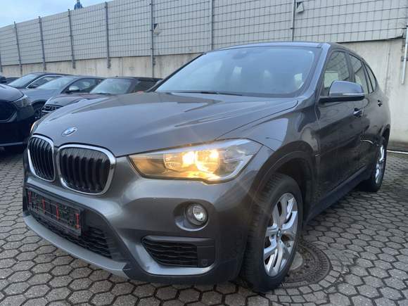 Pogled od napred levo