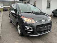 Вид спереди справа