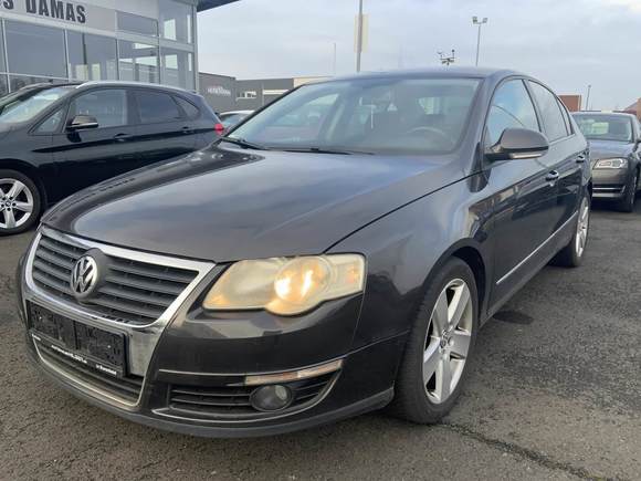 Вид спереди слева