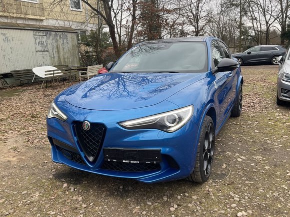 Pogled od napred levo