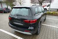 Pogled od pozadi desno