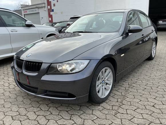 Вид спереди слева