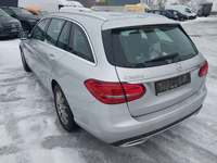 Pogled od pozadi levo