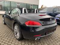 Pogled od pozadi levo