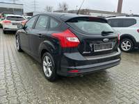 Pogled od pozadi levo