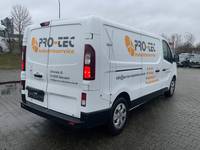 Pogled od pozadi desno