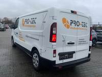 Pogled od pozadi levo