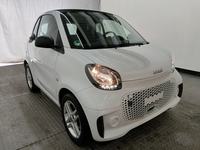 Pogled sprijeda desno