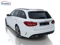 Vaade tagant vasakult