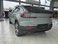 Pogled od pozadi levo