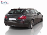 Skats no labās puses aizmugurē