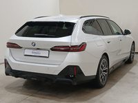 Pogled od pozadi desno