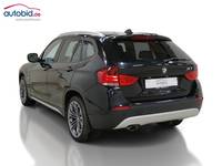 Vue de l’arrière gauche