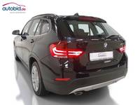 Vue de l’arrière gauche