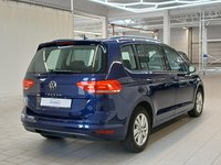 Skats no labās puses aizmugurē