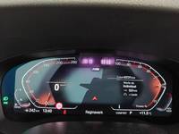 Pohľad na združený prístroj na palubnej doske