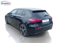 Vaade tagant vasakult