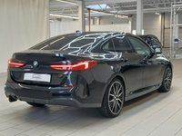 Pogled od pozadi desno