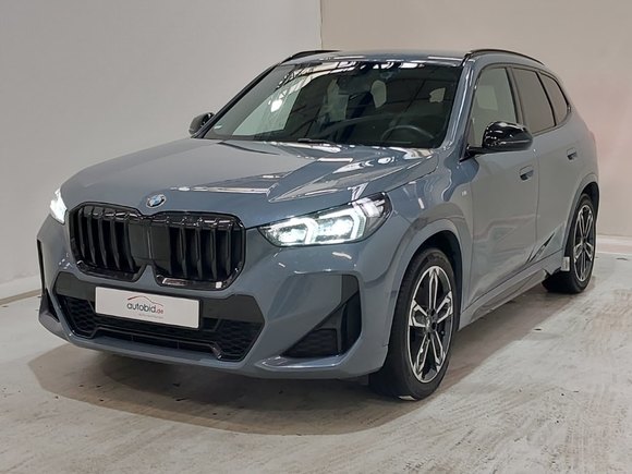 Pogled od napred levo