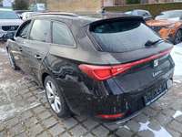 Vaade tagant vasakult