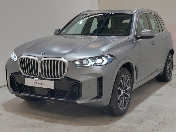 Skats no kreisās puses priekšā