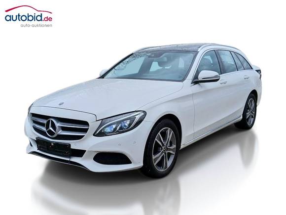 Skats no kreisās puses priekšā