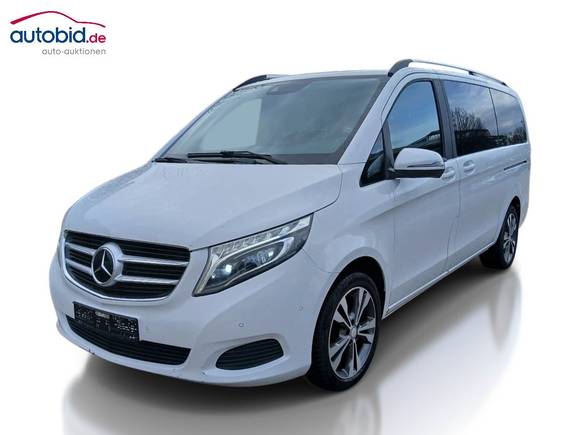 Skats no kreisās puses priekšā