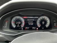 Pohled na přístrojovou desku