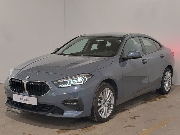 Pogled od napred levo