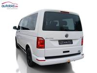 Vue de l’arrière gauche