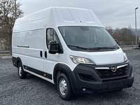 Pogled desno spredaj