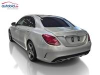 Vue de l’arrière gauche