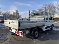 Pogled od pozadi desno