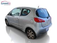 Vue de l’arrière gauche