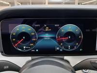 Pohled na přístrojovou desku