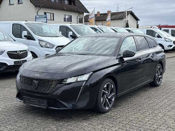 Pogled od napred levo