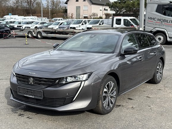 Pogled od napred levo