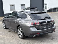 Pogled od pozadi levo