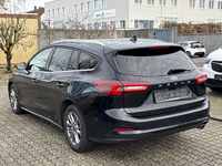 Pogled od pozadi levo