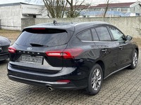 Pogled od pozadi desno