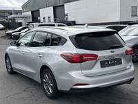 Pogled od pozadi levo