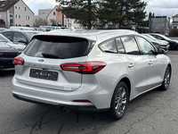 Pogled od pozadi desno