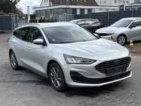 Pogled desno spredaj