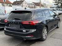 Pogled od pozadi desno