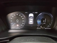 Pohľad na združený prístroj na palubnej doske