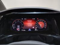 Pohled na přístrojovou desku