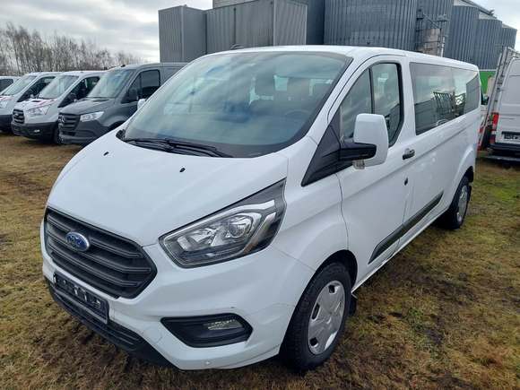 Pogled od napred levo